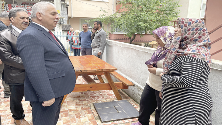 Tekirdağ Valisi, belediyenin konaklamalarına son verme kararı aldığı depremzedeleri ziyaret etti