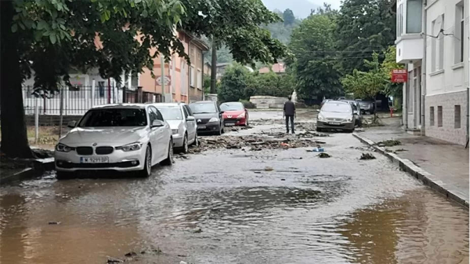Bulgaristan’ın bazı köylerini sel vurdu