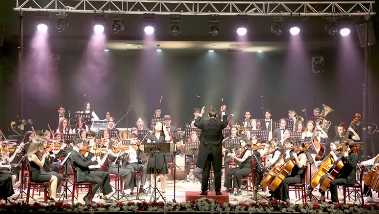 Edirne Lisesi senfoni orkestrasından “Cumhuriyet” konseri