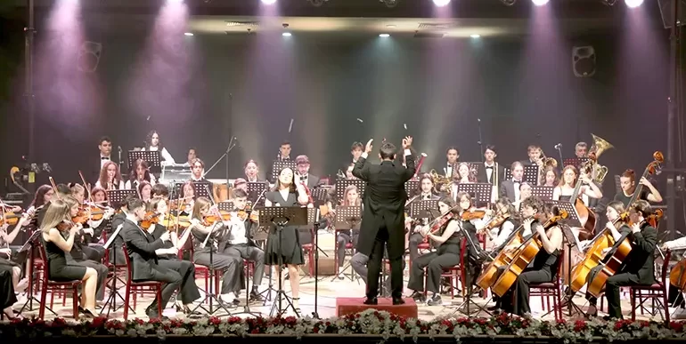 Edirne Lisesi senfoni orkestrasından “Cumhuriyet” konseri