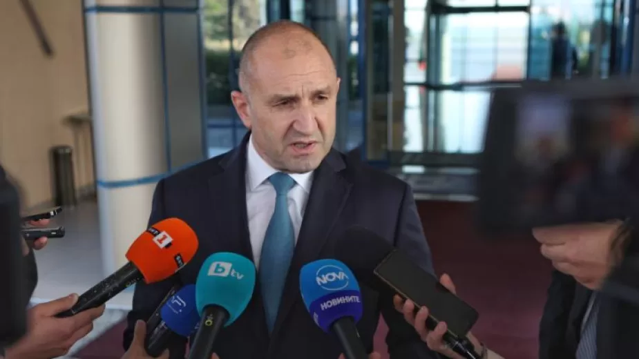 Cumhurbaşkanına Radev, “Bulgaristan’ı NATO’da temsil etmiyorsa yasa ihlal ediliyor”