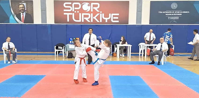 Karate’de 7 madalya kazandılar