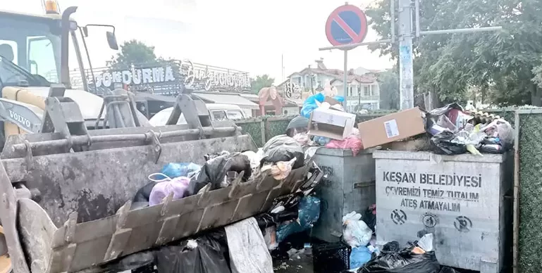 Sahillerden 473 kamyon çöp toplandı