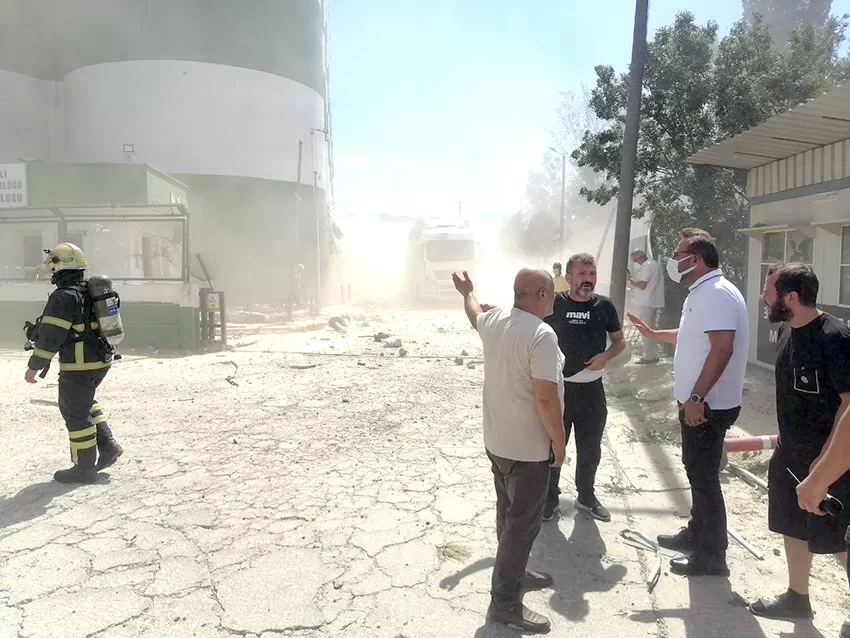 Kocaeli’nin Derince ilçesinde TMO silosunda patlama: 3’ü ağır 12 kişi yaralandı