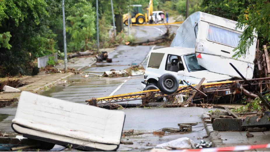 Bulgaristan’da sel felaketinde iki kişi hayatını kaybetti, üç kişi aranıyor