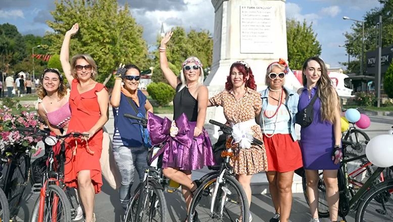 Edirne’de “Süslü Kadınlar Bisiklet Turu” düzenlendi