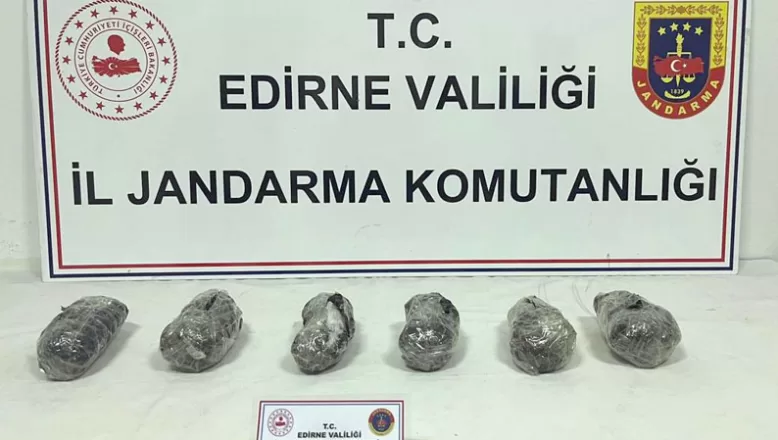 Edirne’de Bulgaristan plakalı otomobilde 3 kilogram uyuşturucu ele geçirildi