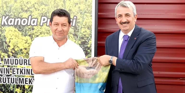 Edirne’de ayçiçeği veriminin düşük olduğu bölgelerde kanola tohumu dağıtıldı