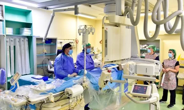 Türk doktorlar Kosovalı 12 çocuğu ameliyat etti