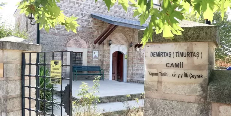 Edirne’de sınırdaki cami cuma, bayram ve teravih namazlarında ibadete açılıyor