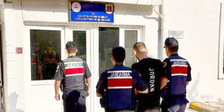 Edirne’de askeri personel olduğunu söyleyerek dolandırıcılık yaptığı ileri sürülen zanlı tutuklandı