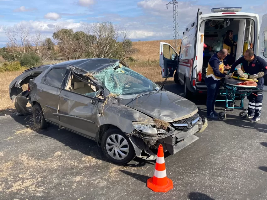 Lüleburgaz’da takla atan otomobildeki 3 kişi yaralandı