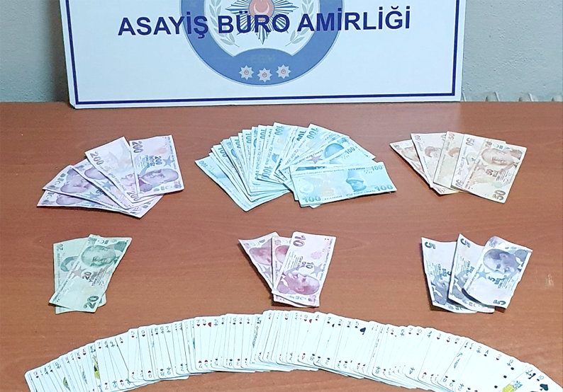 Edirne’de kahvehanede kumar oynayan 3 kişiye para cezası verildi