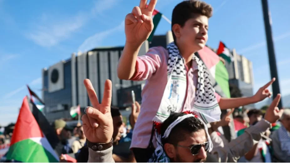 Sofya merkezinde Filistin halkı ile dayanışma gösterisi