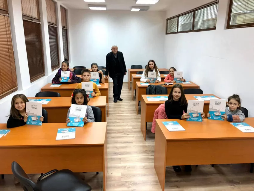 Kırcaali Ömer Lütfi Kültür Derneği’nde ücretsiz Türkçe kursları yeniden başladı