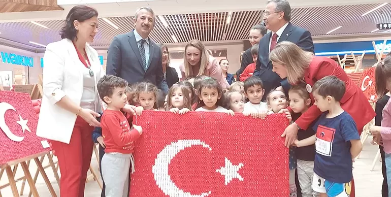 Türk Bayrağı sergisi açıldı