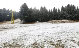Uludağ’da mevsimin ilk karının düşmesi turizmcilerin beklentisini yükseltti