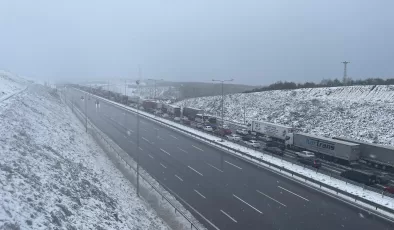 Kocaeli’deki kar yağışı, Kuzey Marmara Otoyolu’nda ulaşımı aksattı