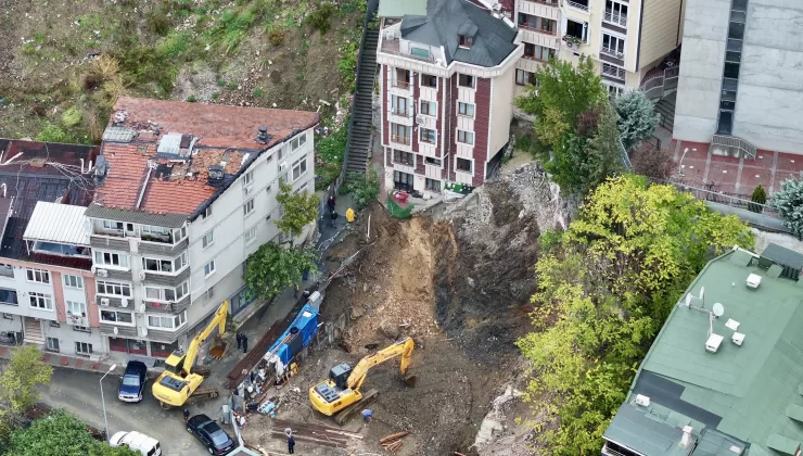 İstanbul Eyüpsultan’da toprak kayması nedeniyle 2 bina boşaltıldı