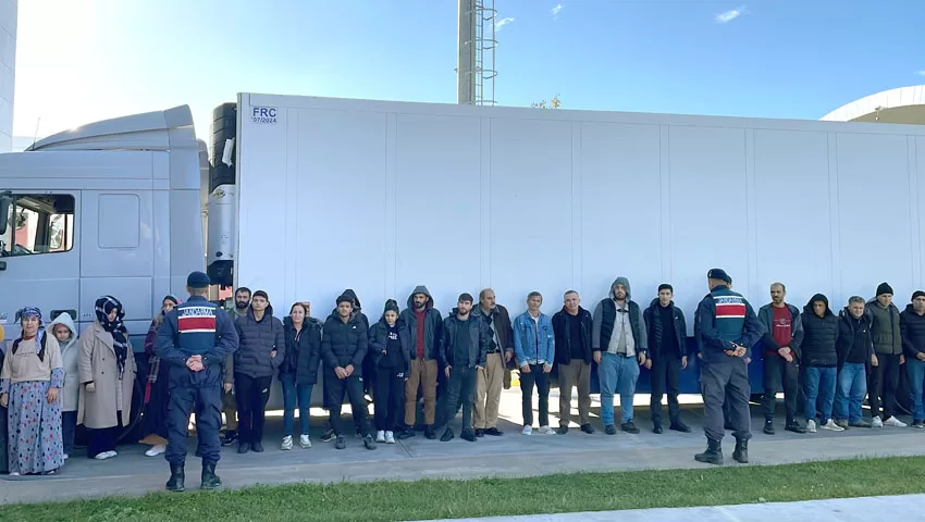TIR dorsesinden jandarmayı “nefes alamıyoruz” diye aradılar