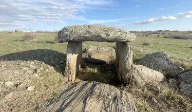 Traklar’dan miras dolmenlerin korunması talebi