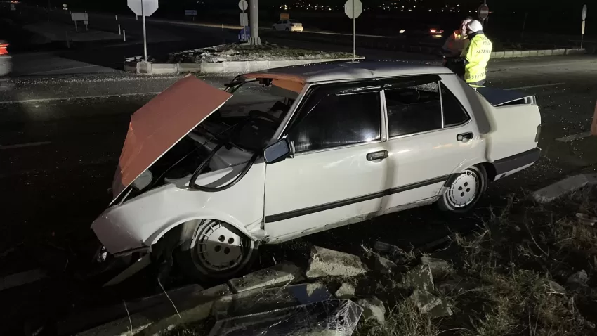 Edirne’de otomobille hafif ticari aracın çarpıştığı kazada 6 kişi yaralandı