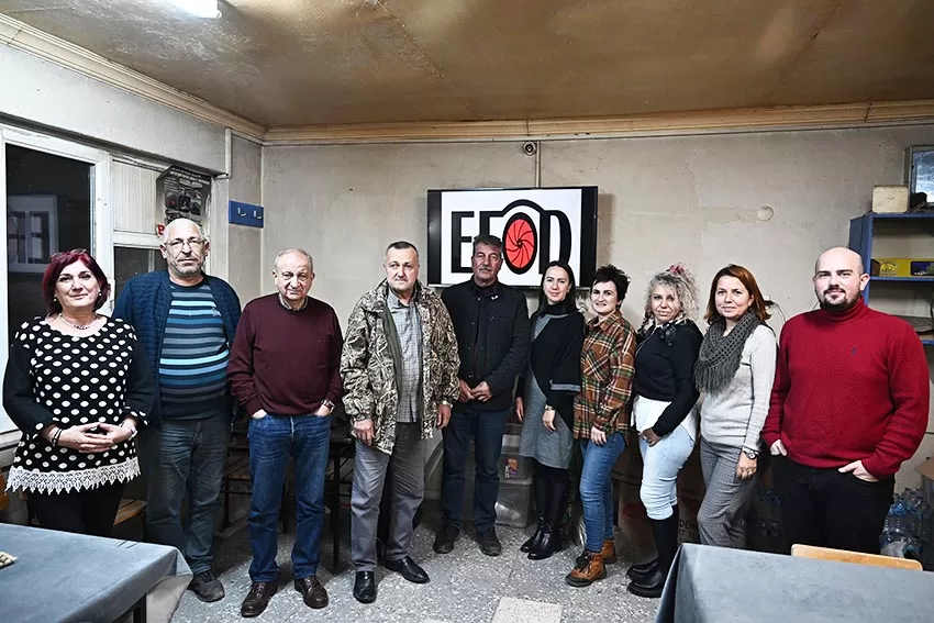 EFOD köy köy gezerek kahvehanelerde fotoğraf sunumu yaptı