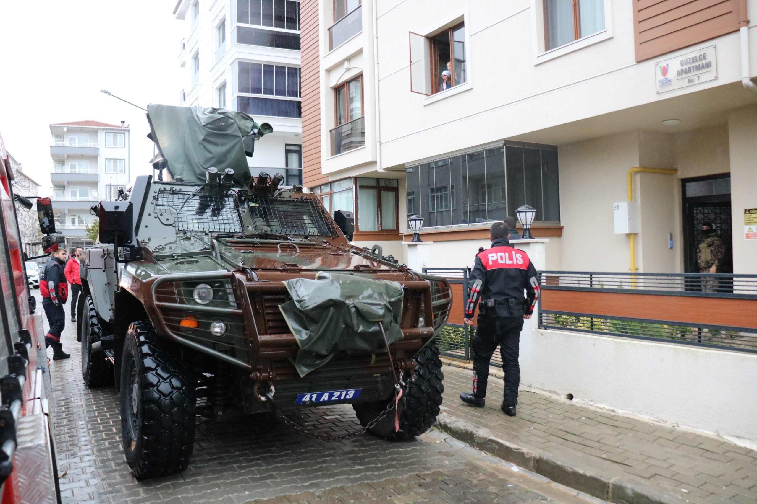 Kırklareli’nde koca dehşeti! Eşini silahla rehin aldı