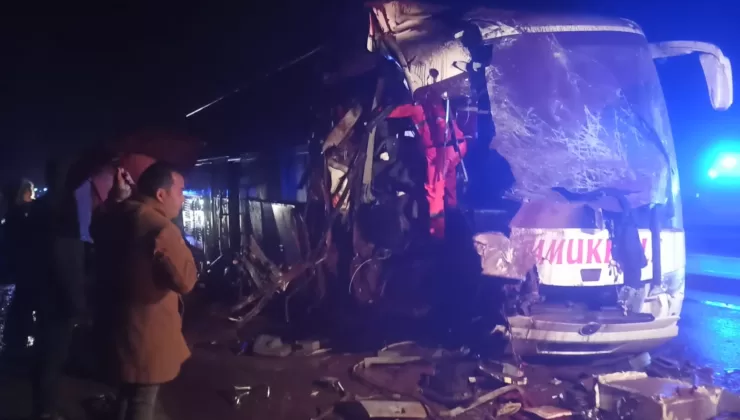 Çanakkale’de feci kaza: 3’ü ağır 10 yaralı