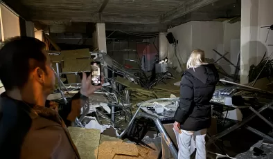 Bursa’da doğum günü partisi verilen kafenin asma tavanı çöktü