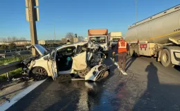 Anadolu Otoyolu’nda panelvan ile otomobilin çarpıştığı kazada 2 kişi yaralandı