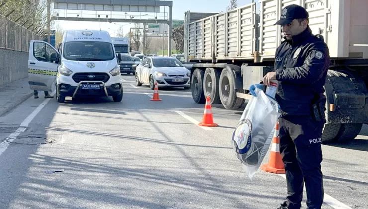 İstanbul Sancaktepe’de TIR ile çarpışan motosikletin sürücüsü öldü