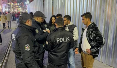 İstanbul Beyoğlu’nda helikopter destekli “düzensiz göçmen” denetimi