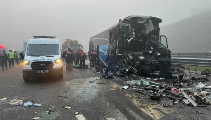 Kuzey Marmara Otoyolu’nda zincirleme kazada 10 kişi öldü, 59 kişi yaralandı