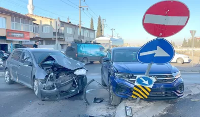 Kocaeli’de iki aracın çarpıştığı kazada 3 kişi yaralandı