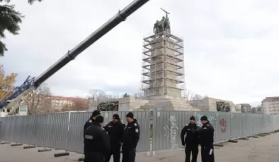 Sofya’daki Sovyet Ordusu Anıtı sökümü başladı