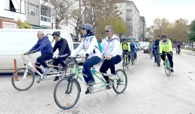Kırklareli’nde görme engelliler kılavuz sürücü eşliğinde bisiklet sürdü