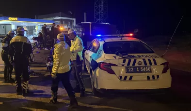 Göçmenleri taşıyan araç polisten kaçarken kaza yaptı: 18 yaralı