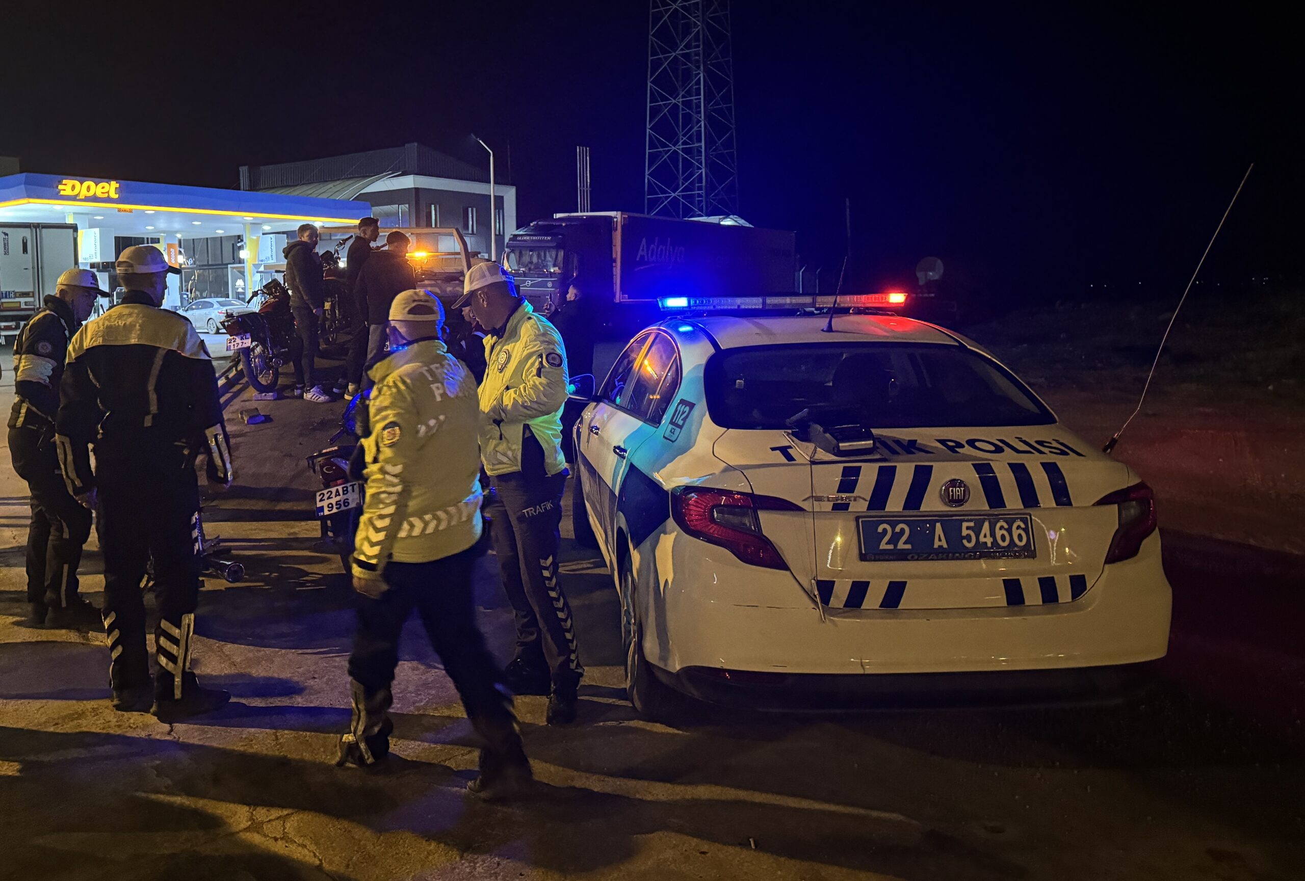 Edirne’de yarış yapan motosiklet sürücülerine 69 bin 460 lira ceza uygulandı