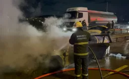 Kocaeli’de otomobilde çıkan yangın söndürüldü