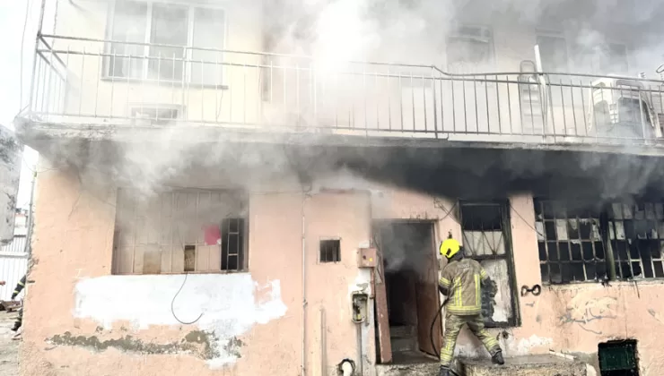 Bursa’da yangında mahsur kalan 2’si çocuk 4 kişi ekiplerce kurtarıldı