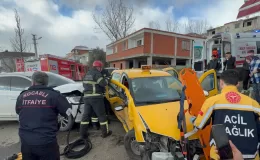 Kocaeli’de iki aracın çarpıştığı kazada 5 kişi yaralandı