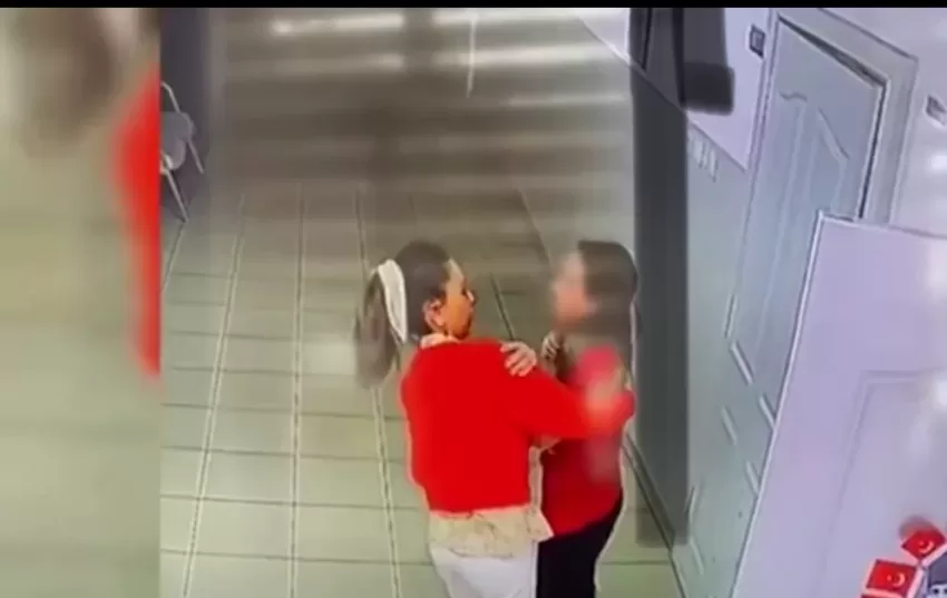 Boğazına yiyecek kaçan öğrenciyi öğretmeni kurtardı