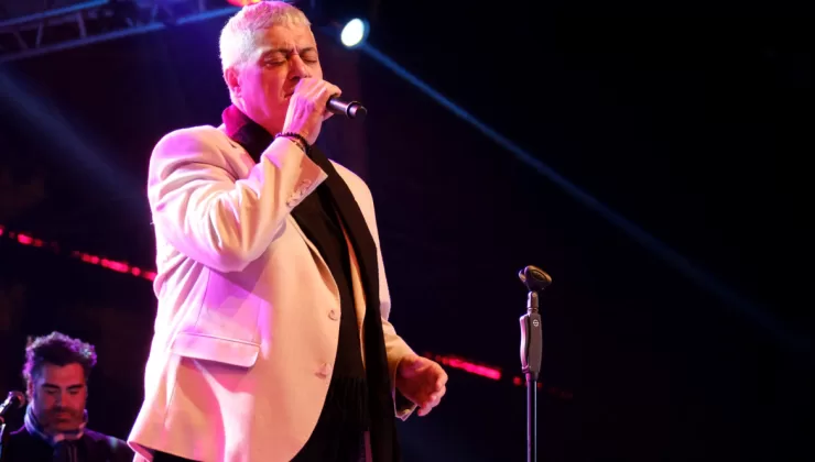 Sanatçı Cengiz Kurtoğlu, Kırklareli’nde konser verdi