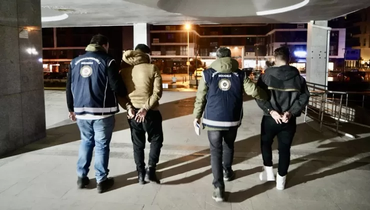 Edirne’de yakalanan 2 göçmen kaçakçısı tutuklandı