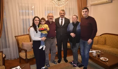 Edirne Valisi Sezer, şehit polis memuru Şimşek’in ailesini ziyaret etti