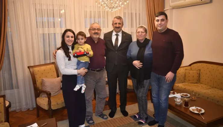 Edirne Valisi Sezer, şehit polis memuru Şimşek’in ailesini ziyaret etti