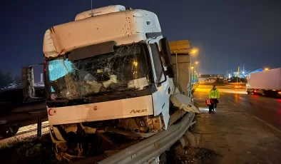 Kocaeli’de trafik kazasında 3 kişi yaralandı