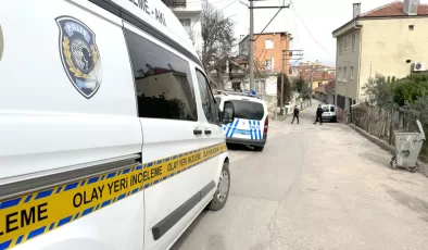 Bursa’da birlikte yaşadığı kadının oğlu tarafından bıçaklanan kişi hastaneye kaldırıldı