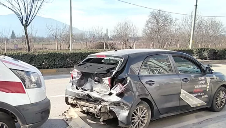 Bursa’da direksiyon sınavında kaza: 4 yaralı